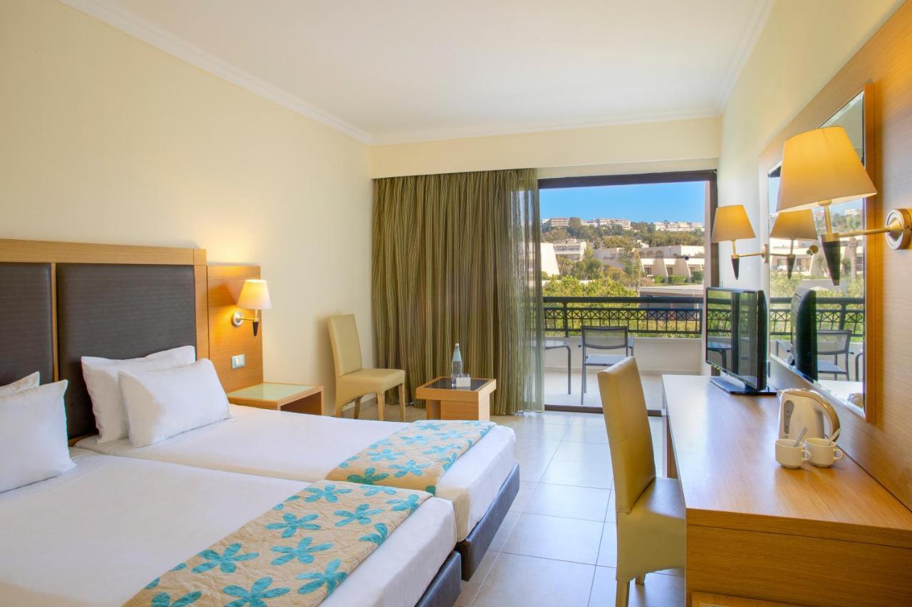 Sol Cosmopolitan Rhodes Hotel Ixia  Exterior foto