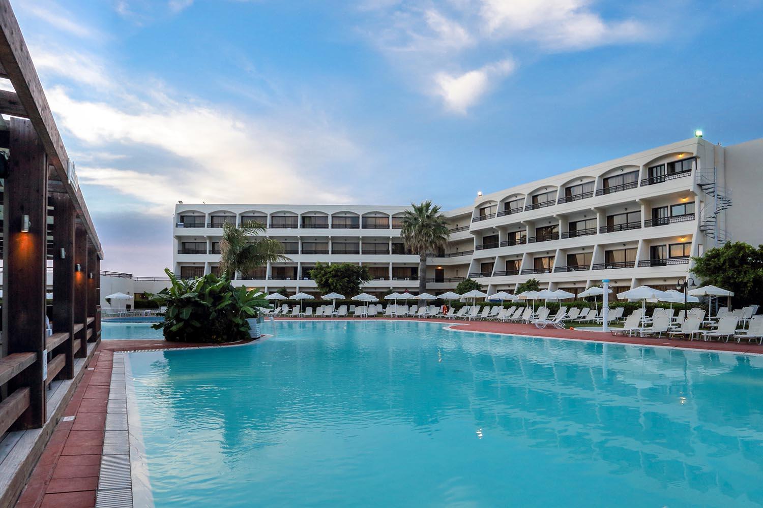 Sol Cosmopolitan Rhodes Hotel Ixia  Exterior foto