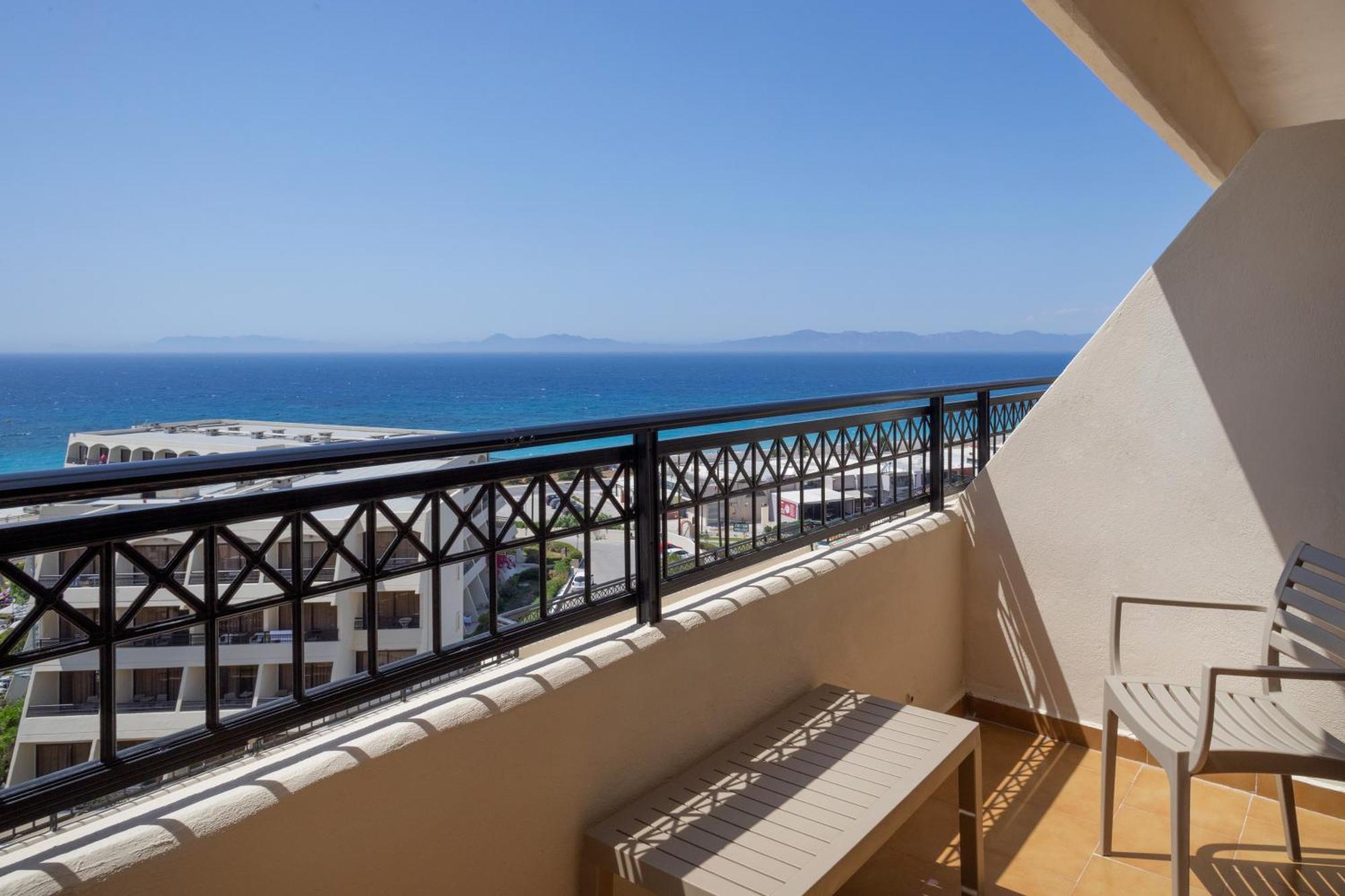 Sol Cosmopolitan Rhodes Hotel Ixia  Exterior foto