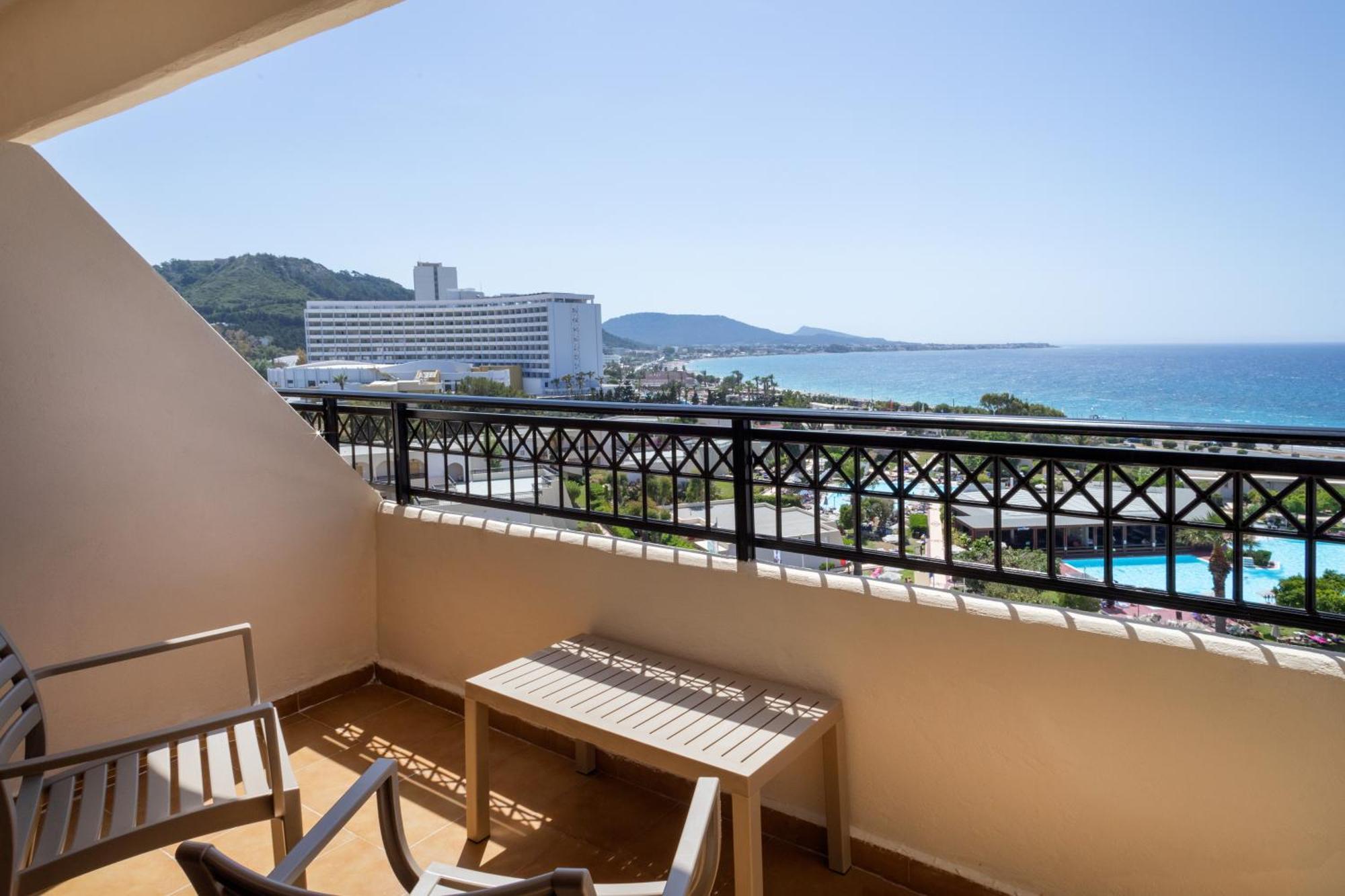 Sol Cosmopolitan Rhodes Hotel Ixia  Exterior foto